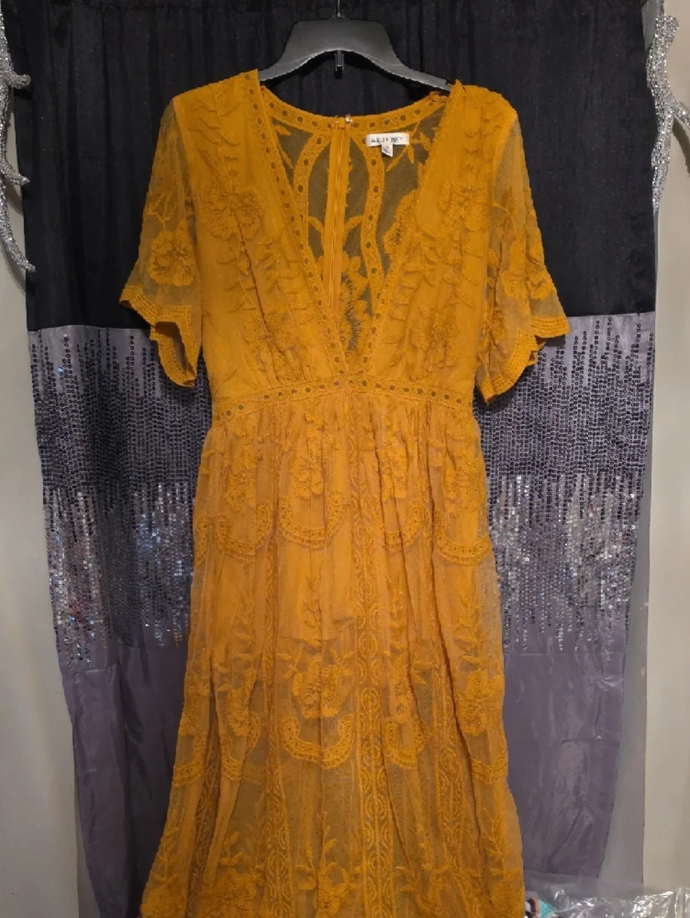 🟣Wild Honey Mustard Lace V-Neck Flutter Sleeve Maxi Dress - Picture 3 of 4
